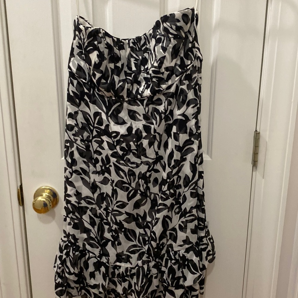 White House Black market size 4 dress
